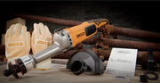 Esmeril recto Ingco SG11008 en taller junto a guantes y manual