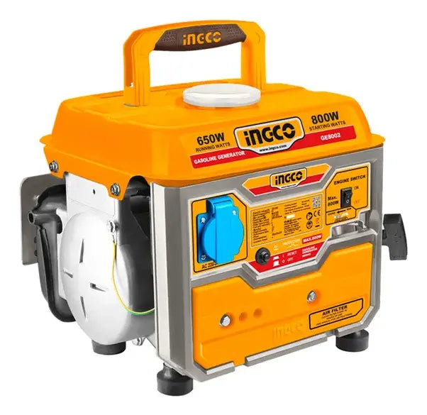 Generador Ingco GE8002 de 650/800 W visto de frente con su panel