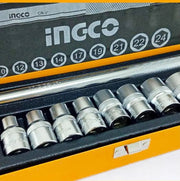 Detalle de los dados cromados Cr-V del juego Ingco HKTS12101 y medidas impresas en la tapa