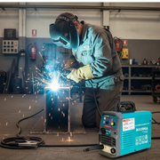Soldadora Booniga MIG3008A en uso en un taller