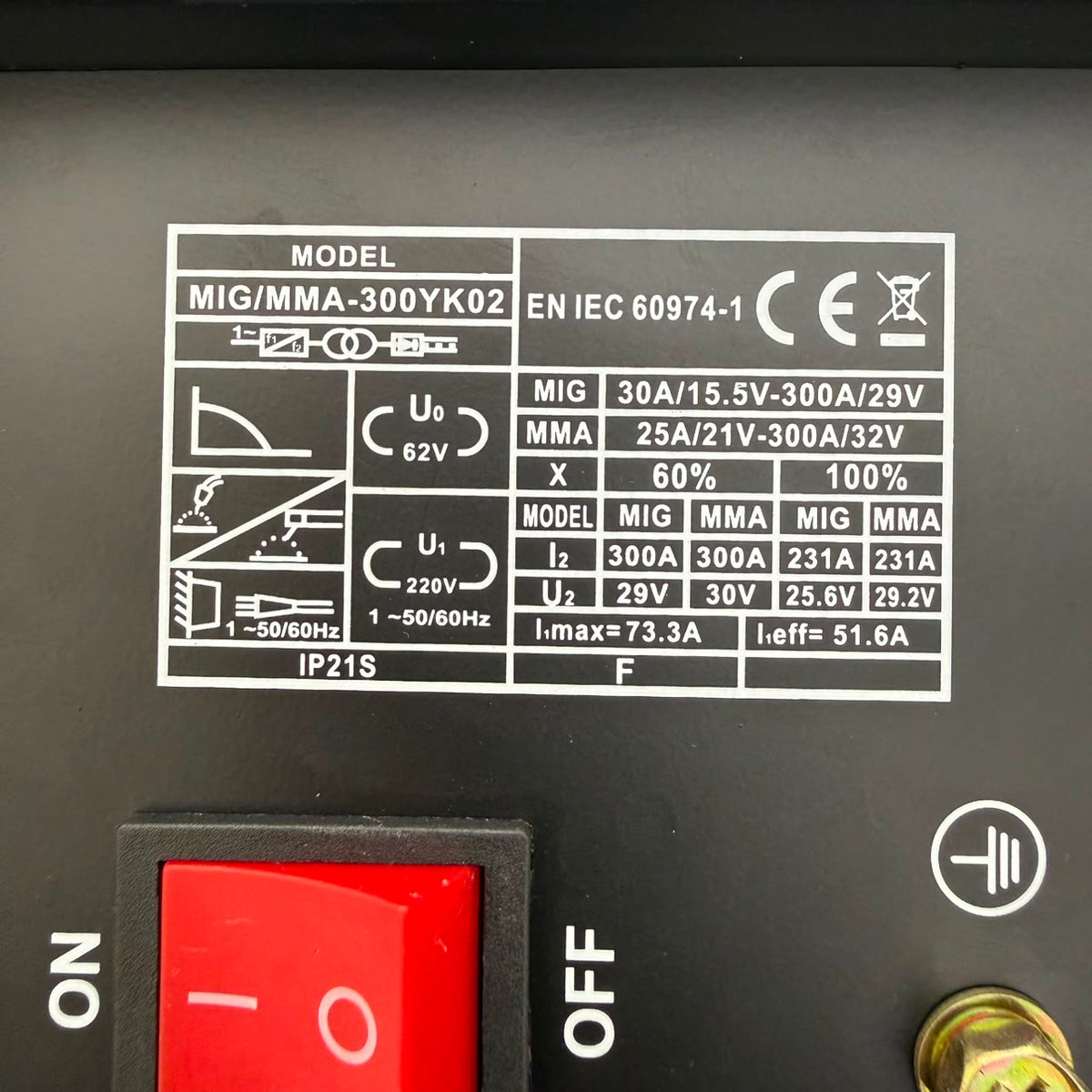 Placa técnica de la soldadora Zulkio MIG/MMA-300YK02